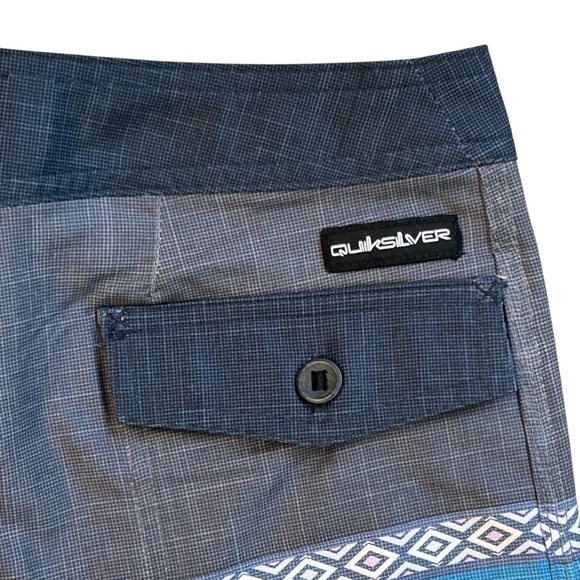 Quicksilver Board Shorts Boys 12-14 - Picture 5 of 7